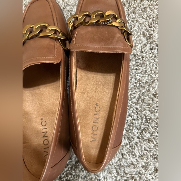 Vionic Mizelle Gold Chain Brown Loafers Shoes Size 8 Minimalist Classic Elegant - Picture 10 of 11